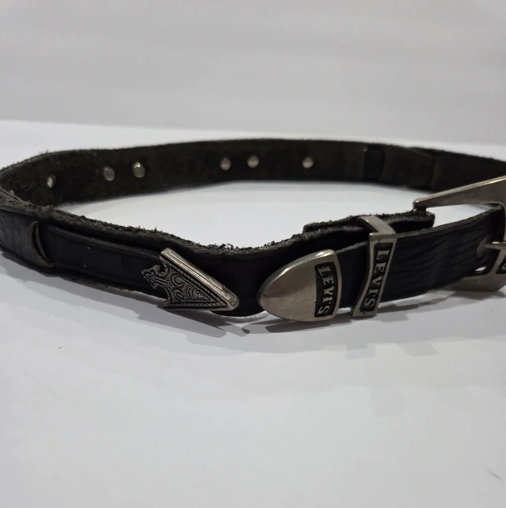 Levi's Dark Leather Belt with Silver Buckle Sz.28